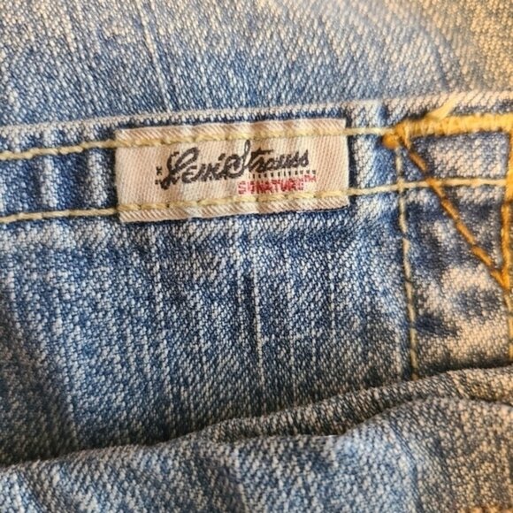 Levi Strauss Bootcut Jeans size 4 - Picture 4 of 5